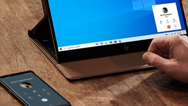 <b>Poţi realiza/primi apeluri acum de pe PC-ul cu Windows, prin conectarea la telefonul cu Android via Your Phone</b>Microsoft oferă în sfârşit posibilitatea utilizatorilor de PC-uri cu Windows de a realiza apeluri prin conectarea la un telefon cu Android. Funcţionalitatea era în teste de câteva luni şi a sosit odată cu actualizarea 
