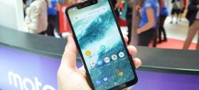 IFA 2018: Motorola One hands-on - telefon lucios cu Android One, cameră duală (Video)