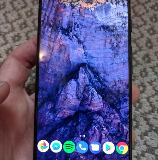 Google Pixel 3, leak: UG7W06a1.jpg