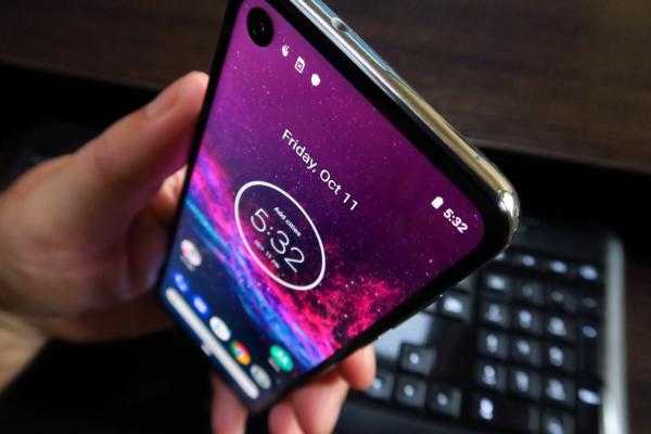 Motorola One Action: Conectivitate cu de toate, WiFi solid