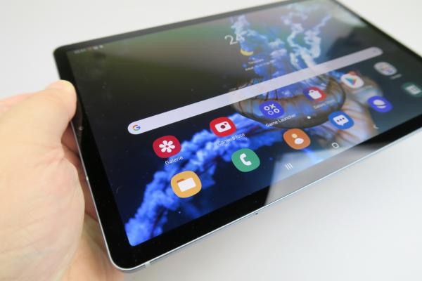 Samsung Galaxy Tab S6: Design metalic, subţire, ergonomie excelentă