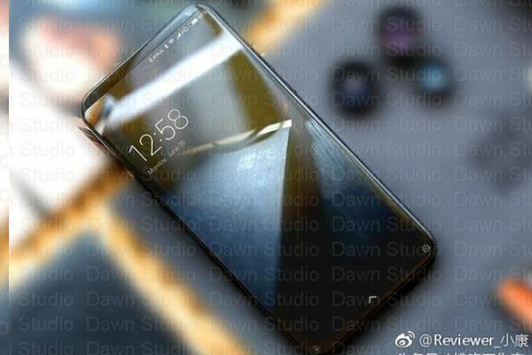Xiaomi Mi Note 3 apare într-o imagine proaspătă, ar urma să sosească în august cu ecran cu muchii foarte înguste