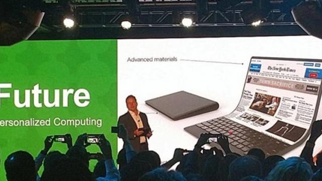 <b>Iată cum arată laptop-ul viitorului în viziunea Lenovo; flexibilitate, materiale avansate și noi tehnologii pentru ecran</b>În cadrul unui eveniment de presă cei de la Lenovo prezentau anul trecut sub forma unui concept real un smartphone flexibil care putea fi utilizat și pe post de smartwatch printr-o simplă mișcare. Tot atunci era prezentată și o tabletă pliabilă 