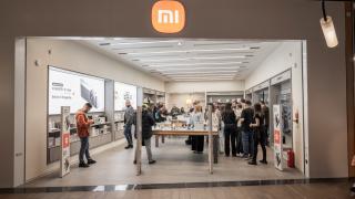 Xiaomi schimbă echilibrul dintre mașini și telefoane – EV-urile cresc cu 28,2%, iar smartphone-urile se vând mai puțin, dar cu 25,9% mai scump