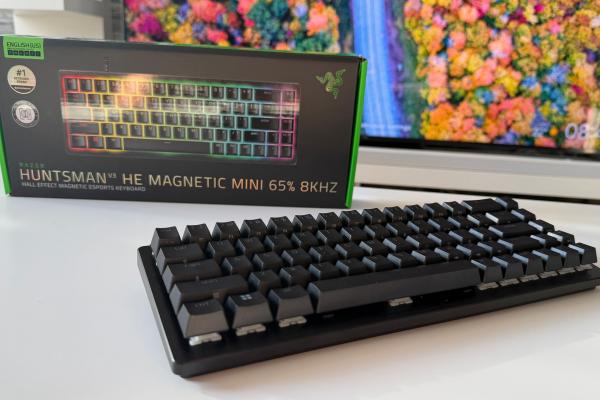 RAZER Huntsman V3 HE Magnetic Mini 65% 8KHz Review: Rapid Trigger și Hall Effect într-un format compact care face diferența