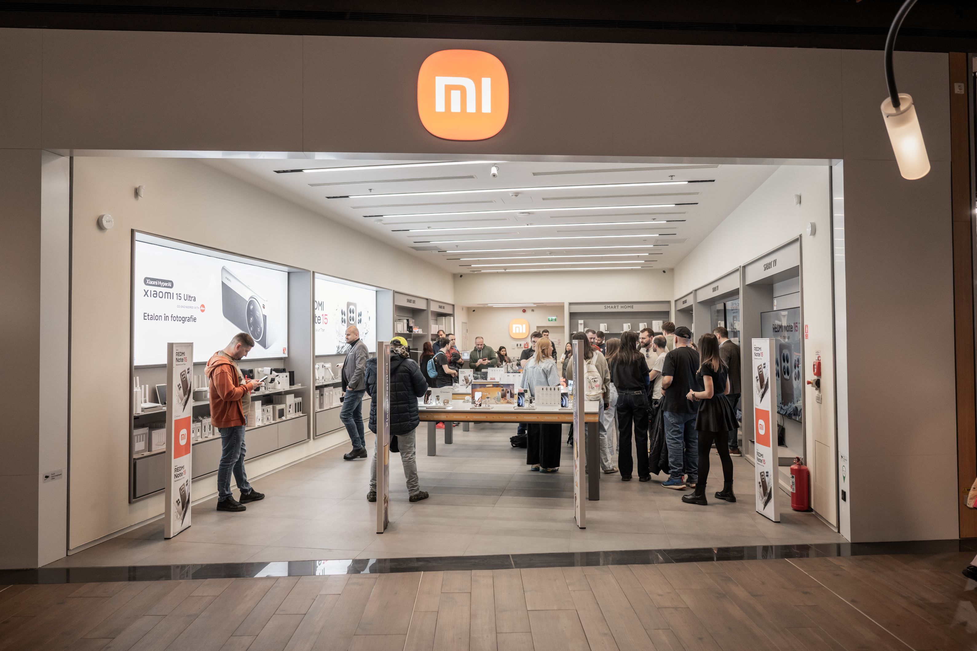 Xiaomi schimbă echilibrul dintre mașini și telefoane – EV-urile cresc cu 28,2%, iar smartphone-urile se vând mai puțin, dar cu 25,9% mai scump