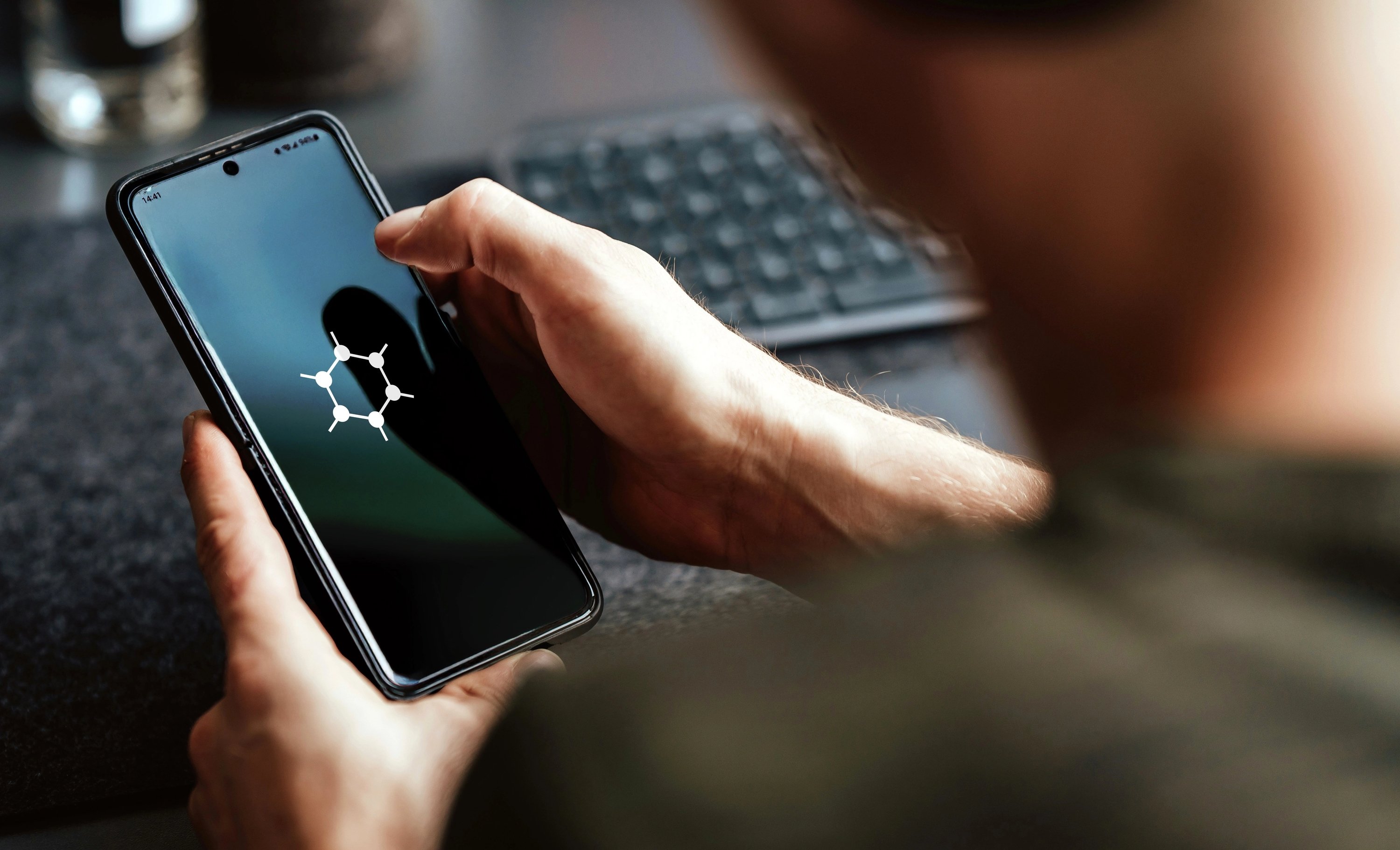 GrapheneOS, sistem Android axat pe securitate disponibil până acum pe Pixel, va fi suportat oficial pe telefoane Motorola din 2027