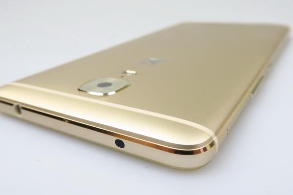 Allview P9 Energy: Design elegant, compact pentru un battery phone