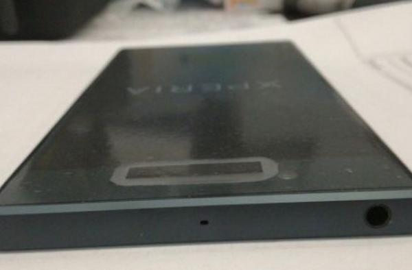 Sony Xperia XZ Premium e scos la amanet în România, în varianta prototip, apoi ajunge pe OLX