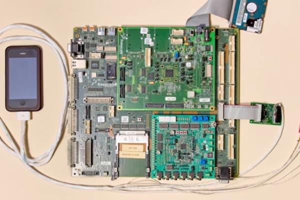 Așa arată primul iPhone din lume, prototipul care a pornit revoluția smartphone-urilor (Video, interviu Tim Cook)