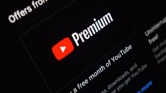 <b>YouTube Premium se scumpește, împreună cu YouTube Music; Iată cu cât!</b>După zvonurile legate de noul val de scumpiri pentru Netflix, acum e rândul lui YouTube Premium să se scumpească, alături de YouTube Music. Pentru început, scumpirile lui YouTube Premium se aplică în Statele Unite și unii utilizatori au primit deja notifi