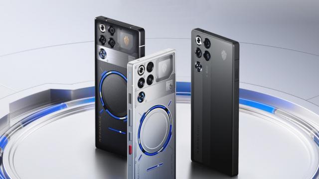 <b>Nubia REDMAGIC aduce răcirea cu lichid pe tablete; inaugurată pe Red Magic Gaming Tablet 5 Pro?</b>Următorul pas pentru Nubia REDMAGIC în evoluția produselor sale de gaming va fi aducerea răcirii cu lichid... pe tablete. Această tehnologie a debutat pe Nubia REDMAGIC 11 Pro, care primea acel lichid albastru condus prin canale speciale pe spatele