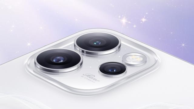 <b>OPPO Reno16 își dezvăluie specificațiile: cameră periscop, cameră principală de 200 MP</b>OPPO Reno 16 pare să fie următorul terminal midrange al companiei OPPO, gata de lansare internațională, sperăm noi. Nu de alta, dar la noi a sosit doar seria Reno14, nu și Reno15. Sau cel puțin nu încă. Azi aflăm ce dotări are OPPO Reno16 Pro