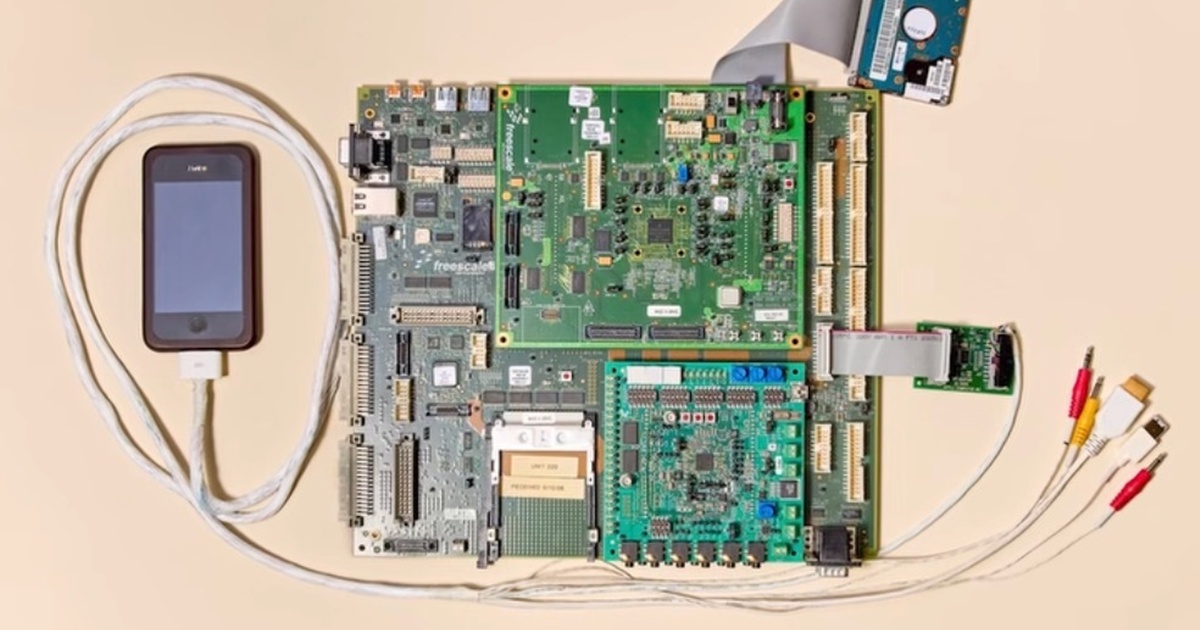 Așa arată primul iPhone din lume, prototipul care a pornit revoluția smartphone-urilor (Video, interviu Tim Cook)