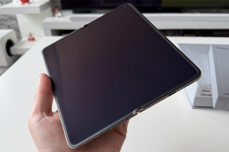 OPPO Find N6 - Cută ecran: Cuta-ecran_ (1).jpg