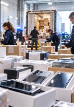 Peste un milion de telefoane second-hand ar fi fost vândute drept noi în Europa; România, implicată în ampla operațiune „Troja”