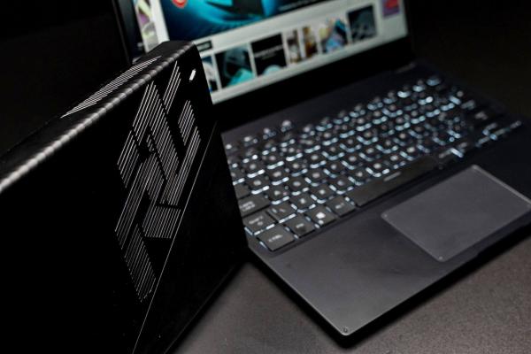 ASUS ROG Flow X13 - Fotografii review