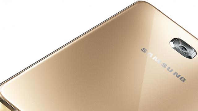 <b>Samsung Galaxy C7 îşi dezvăluie specificaţiile în benchmarkul AnTuTu: 4 GB RAM, procesor Snapdragon 625</b>Prin intermediul aplicației benchmark AnTuTu aflăm astăzi câteva dintre specificațiile pe care noul smartphone Samsung Galaxy C7 ni le va aduce la pachet. Printre acestea vom regăsi un procesor Snapdragon 625, 4 GB memorie RAM și o cameră foto principală