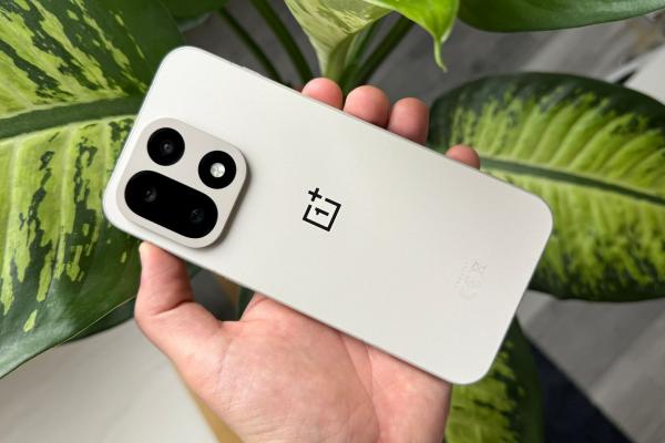 Turul Magazinelor #1576: Bicicletă pentru copii, OnePlus 15 la cel mai mic preţ, monitoare laterale pentru laptop