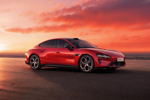 Xiaomi prezintă noua generație SU7; Sedan electric mai rafinat, mai inteligent și mai puternic