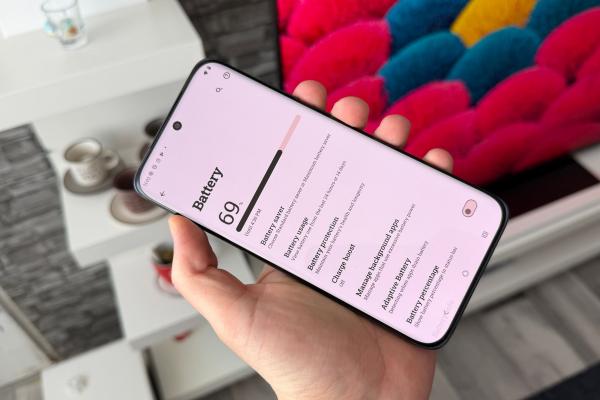 Motorola edge 70 Fusion: Baterie foarte descurăreață, de 7000 mAh Si/C, trece de 30 de ore de video