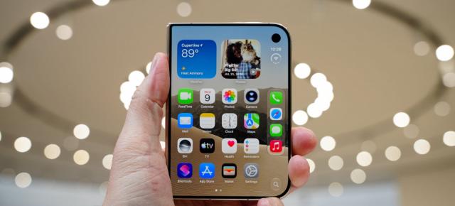 Apple cere interfețe gândite pentru ecranul pliabil al iPhone Duo - aplicațiile vechi pot rămâne cu spații nefolosite și bare negre