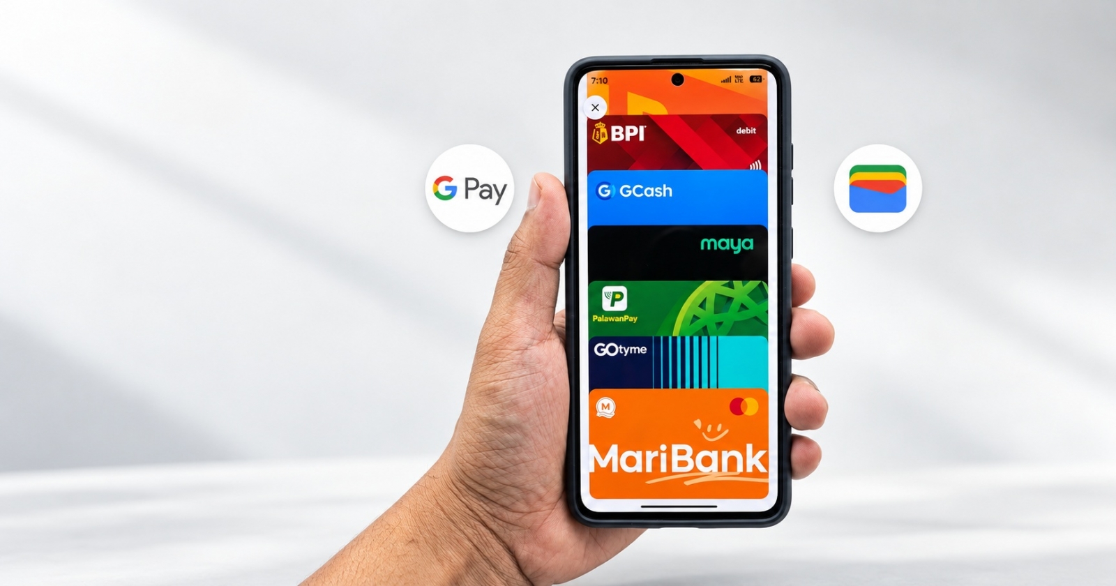 Google Wallet primește un nou design pe Android: cardurile sunt afișate acum într-o listă suprapusă, mai ușor de folosit cu o singură mână