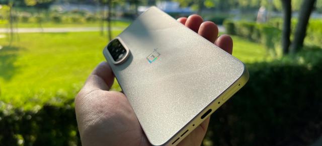 Telefonul OnePlus Turbo cu nume de cod Volkswagen ar putea fi un model pentru "mase", lansat și global