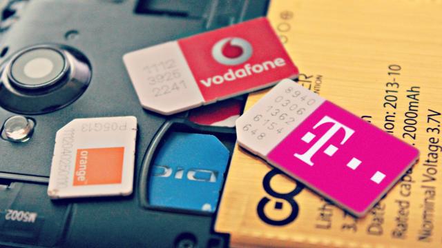 <b>Cum arată piața telecom din România la final de 2025? Digi și Orange se bat pe primele poziții</b>Cifrele pe primele șase luni ale anului 2025 arată o piață telecom stabilă, cu un mic plus pe internetul fix și TV prin cablu. Apare însă o scădere ușoară la nivel de telefonie mobilă, în special când vine vorba de trafic și voce. Digi continuă să