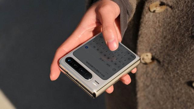 <b>Huawei Pura X2 nu vine în martie; Compania ar putea lansa pliabilul mai târziu în 2026</b>Huawei pare că nu va lansa Pura X2 în luna martie, așa cum era inițial așteptat. Mai multe surse apropiate companiei sugerează că debutul pliabilului de generație a doua ar putea fi împins către al doilea trimestru al anului, posibil după apariția seriei