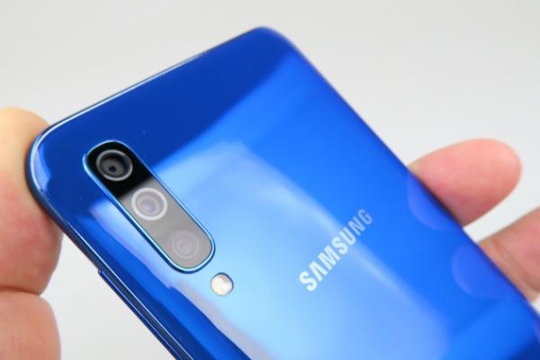 Samsung Galaxy A40, A50 şi Galaxy A7 (2018) actualizate la Android 10; Ce e nou?