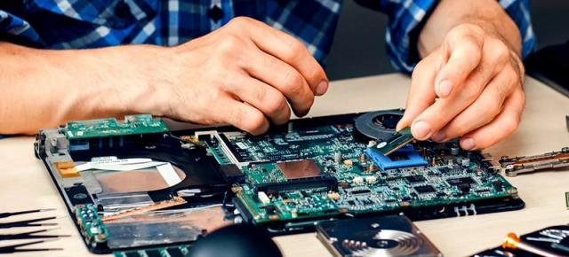 (P) OnLaptop Service este centrul de servicii profesionale la care poți apela pentru reparația laptop-ului tău!