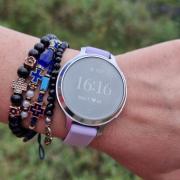 Prezentare Garmin Lily 2 Active: Un smartwatch în pas cu moda, ce oferă dotări surprinzătoare, în ciuda designului compact (are GPS și NFC pentru plăți)