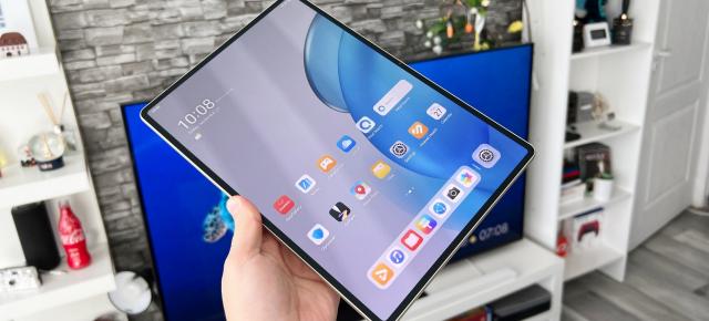 HUAWEI MatePad Pro 12.2 PaperMatte: Display OLED și pe deasupra mat, fără grija reflexiilor atunci când lucrezi de acasă sau cafenea