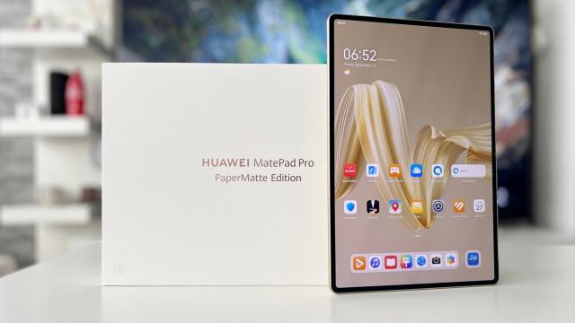 <b>HUAWEI MatePad Pro 12.2 PaperMatte review detaliat în limba română (Evaluare Mobilissimo)</b>Printre evenimentele notabile din luna septembrie îl putem include și pe cel HUAWEI unde am avut lansate noile ceasuri din seria GT 5, ceasul cu tensiometru HUAWEI Watch D2, cât și tableta HUAWEI MatePad Pro 12.2 PaperMatte