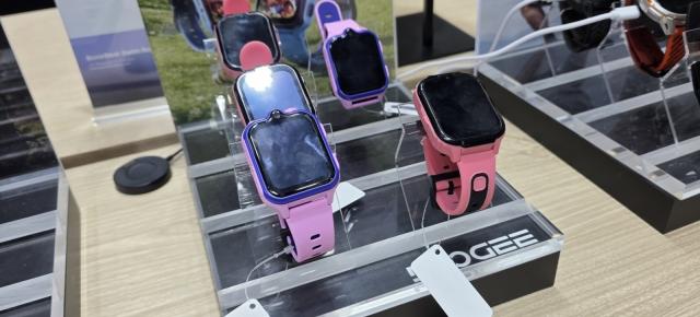 Primul telefon al copilului poate fi un ceas: DOOGEE Anyscene S3 are 4G, GPS și apeluri video