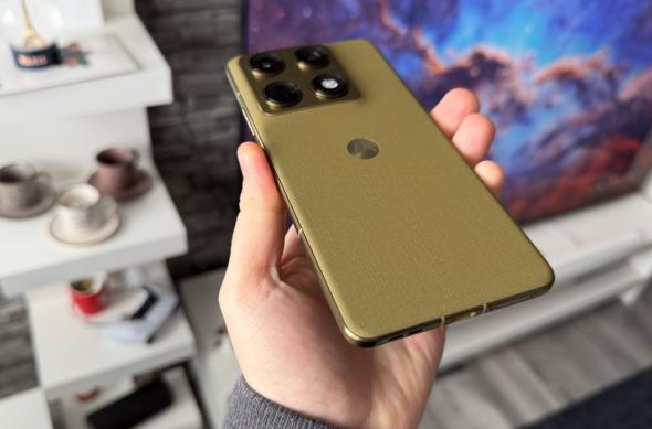 Motorola Signature - Fotografii hands-on(3): Design_ (4).jpg