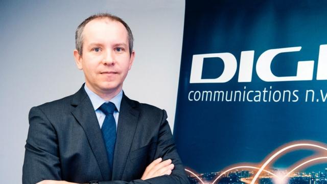 <b>CEO-ul Digi Communications, Serghei Bulgac, respinge scenariul scumpirilor; Compania mizează în continuare pe tarife competitive</b>În timp ce majoritatea operatorilor aleg să scumpească ocazional abonamentele de telefonie mobilă, internet fix sau cablu TV, Digi reușește să nu se alinieze cu aceste tendințe. Declarația vine direct de la Serghei Bulgac, CEO-ul companiei, într-un