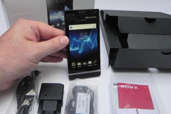 Sony Xperia S - Unboxing