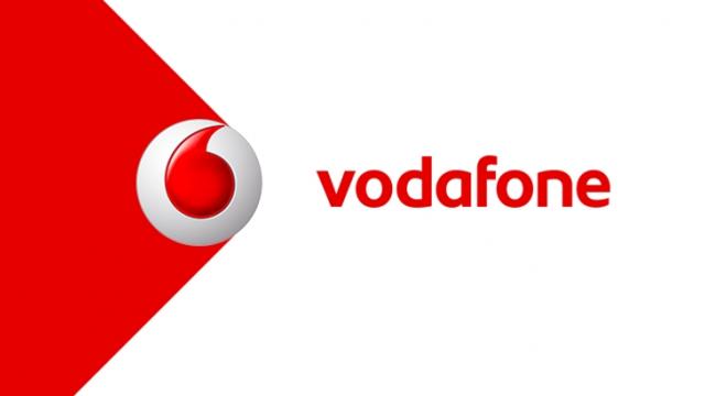 <b>De astăzi și Vodafone oferă clienților posibilitatea de a folosi în roaming beneficiile de voce și date, fără costuri suplimentare</b>Această primă zi a săptămânii a venit cu o veste bună pentru abonații Orange și Vodafone care călătoresc în Europa, aceștia având de acum posibilitatea de a-și utiliza beneficiile de voce și date incluse în abonament, atât la nivel național, cât și în 