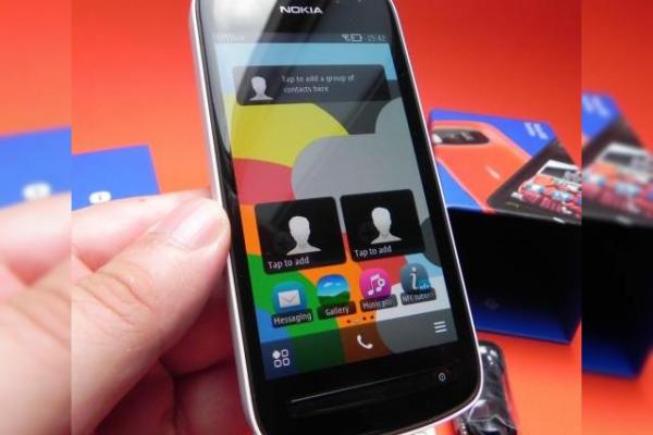 TOP 10: Telefoane mobile În 2012 - viziunea lui Emil Dragotă