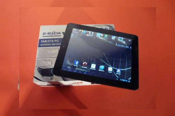 E-Boda Supreme X80 Dual Core unboxing: scoatem din cutie o tabletă de 8 inch cu benchmark-uri excelente (Video)