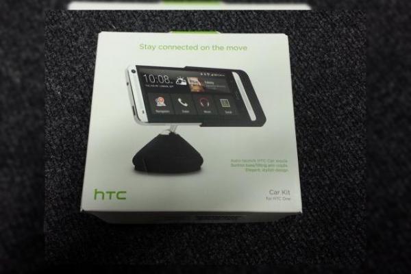 Au Început să apară accesoriile pentru HTC One la retailerii britanici: huse și dockuri