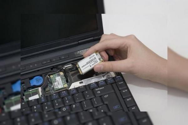 Ericsson va produce module HSPA/GPS pentru laptopurile Dell
