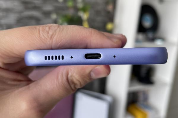 Samsung Galaxy A34 5G: Acustică stereo mulțumitoare, cu Dolby Atmos și ceva bas