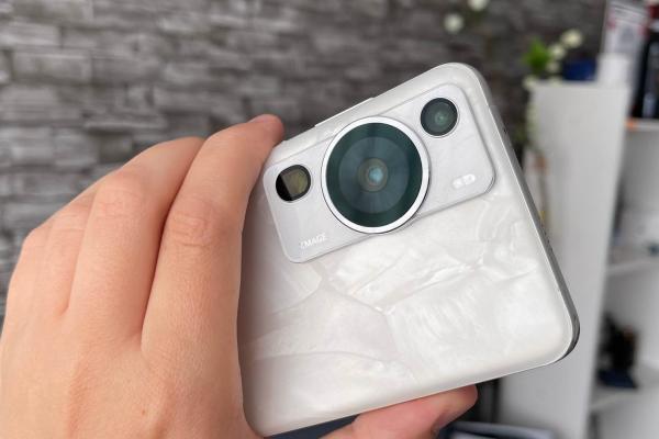 Huawei P60 Pro: Cameră bună pentru mediul urban, concerte, selfie ultrawide