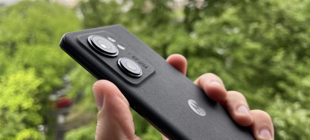 Preț și disponibilitate Motorola Edge 40 în România