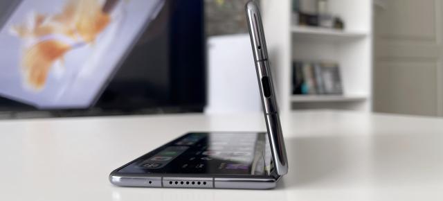 Huawei Mate X3: Acustica mizează pe claritate, nu neapărat volum şi bas