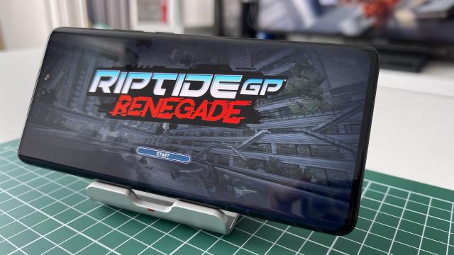 <b>Motorola Edge 40: Depășim atât rivalul Galaxy A54, cât și întreaga serie Redmi Note 12 în benchmark-uri</b>Motorola Edge 40 este un smartphone de nivel mid-range care îi are ca rivali principali pe Honor Magic5 Lite, Samsung Galaxy A54 și proaspătul Google Pixel 7a. Am ajuns iată la secțiunea benchmark-uri și vom afla din rândurile 