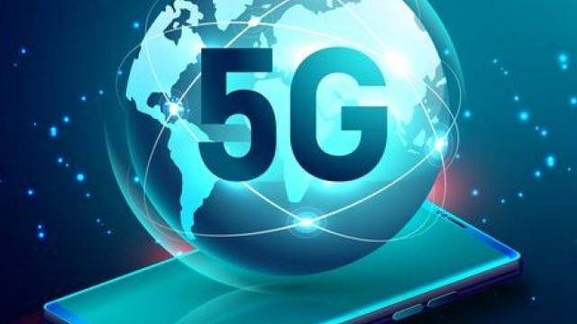 <b>Numărul de conexiuni 5G din România e acum de 3 ori mai mare decât la final de 2021 (ANCOM)</b>ANCOM ne informează că în ultimul an au fost create 150.000 de noi conexiuni de Internet fix în mediul rural. Astfel, în 2022 decalajul dintre urban şi rival la Internet fix a scăzut cu 3%, ajungând la 14%. Aflăm şi că s-a triplat numărul de conexiuni 5G.